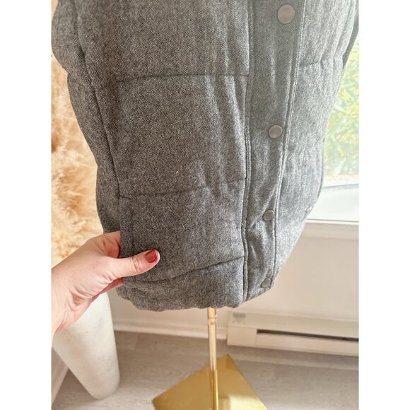 Old Navy Gray Tweed Puffer Vest Women’s Large Zip Up Outdoor Gorpcore Layering - Picture 4 of 10
